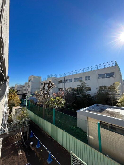 物件内観写真22　(室内からの展望)