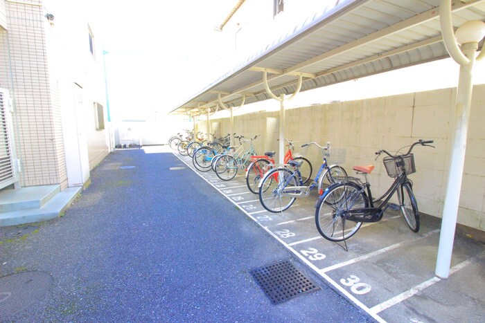 物件外観写真6　(駐輪場)