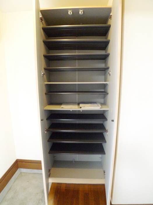 物件内観写真13　(靴箱)