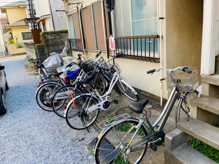 物件外観写真3　(駐輪場)