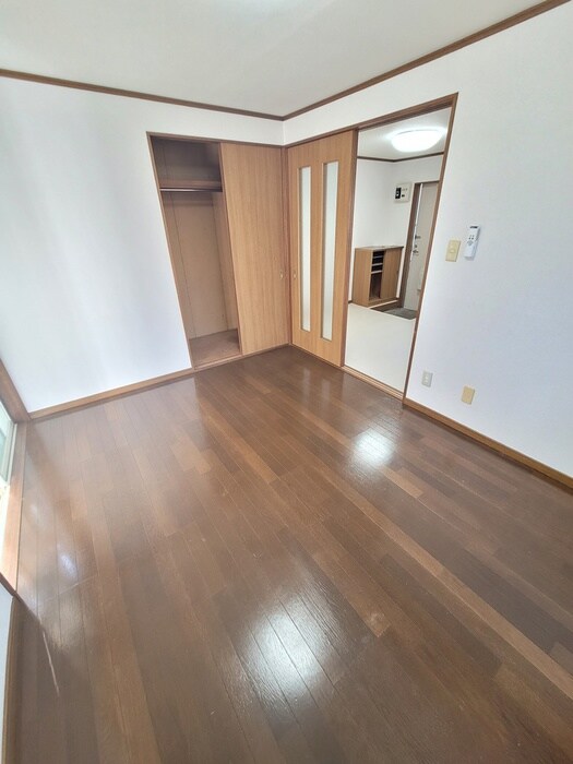 物件内観写真8　(室内からの展望)