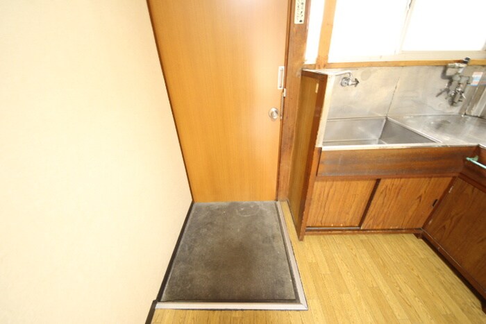 物件内観写真16　(玄関)