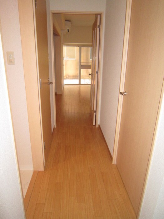 物件内観写真16　(玄関)