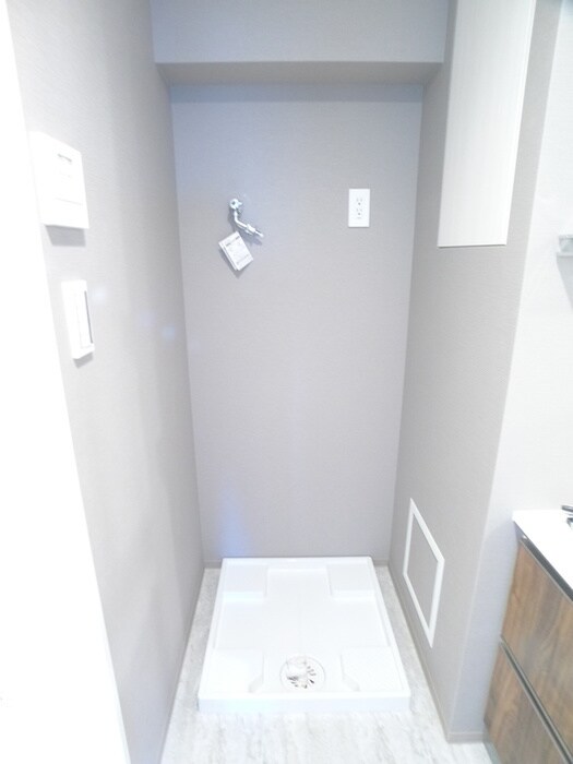 物件内観写真14　(洗濯機置場)