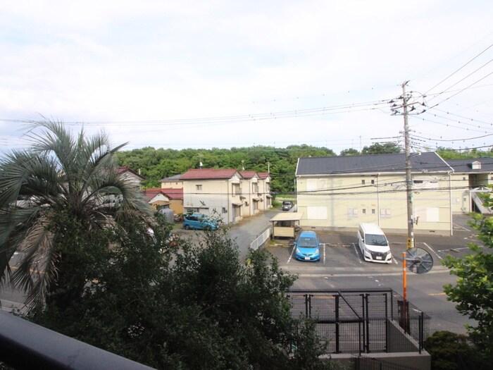 物件内観写真16　(室内からの展望)