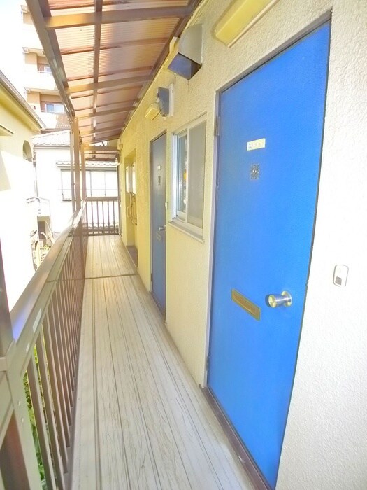 物件外観写真2　(エントランス部分)