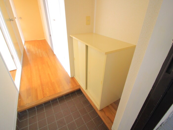 物件内観写真12　(玄関)