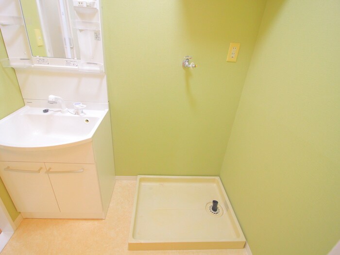 物件内観写真17　(洗濯機置場)