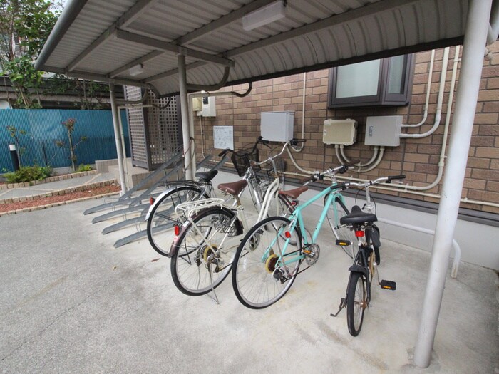 物件外観写真5　(駐輪場)