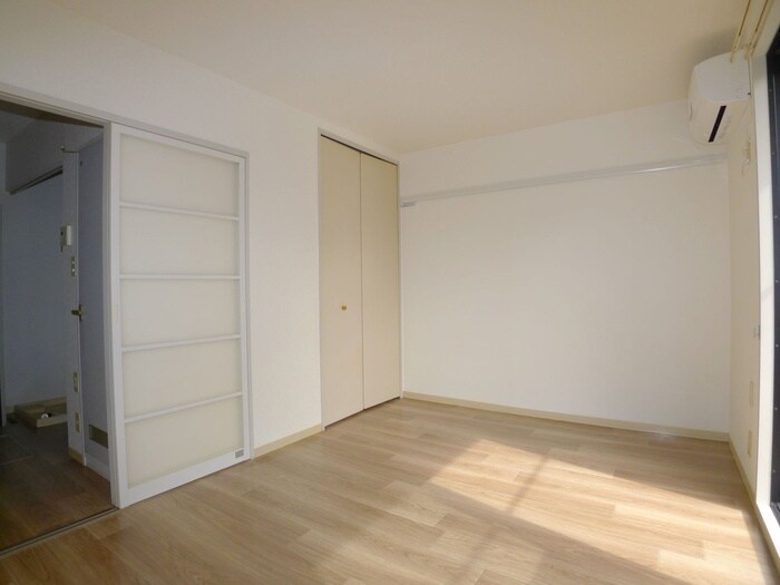 物件内観写真9　(居室)