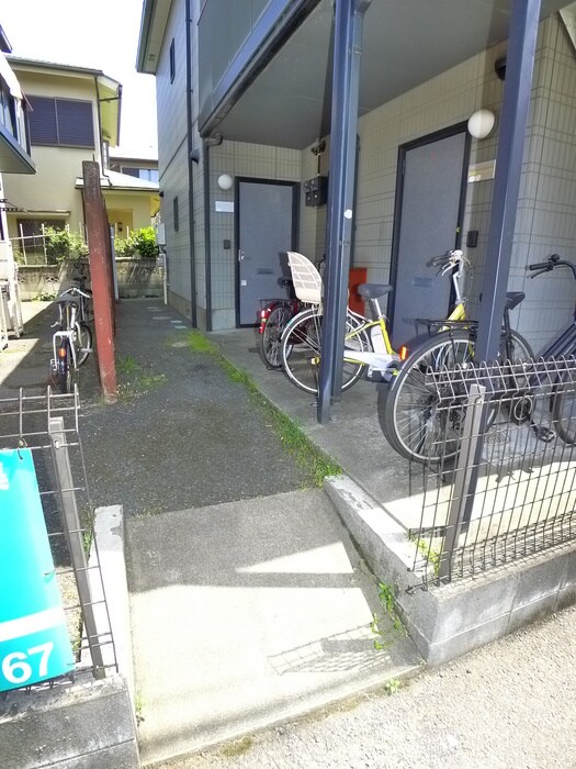 物件外観写真6　(エントランス部分)