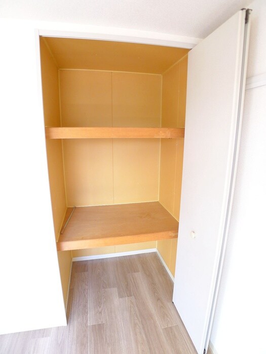 物件内観写真15　(収納)