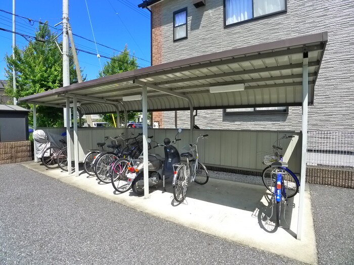 物件外観写真5　(駐輪場)