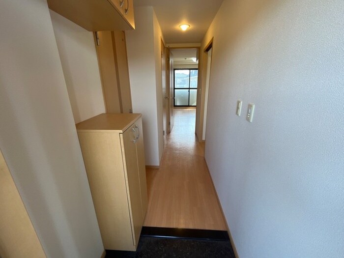 物件内観写真16　(廊下)