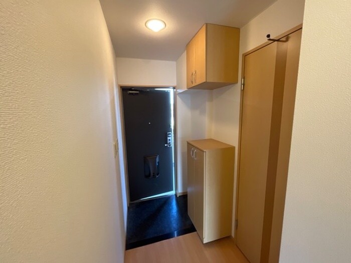 物件内観写真17　(玄関)