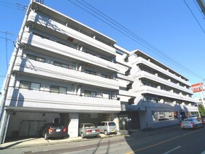 アバンティイスズ外観写真