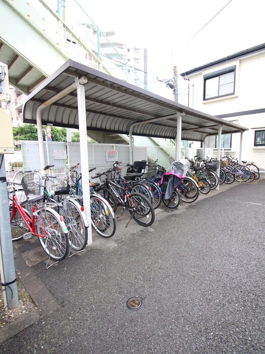 物件外観写真4　(駐輪場)