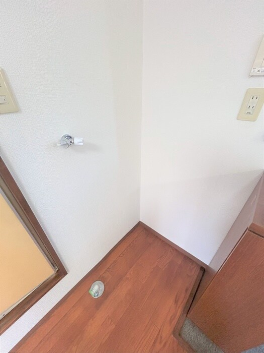 物件内観写真14　(洗濯機置場)