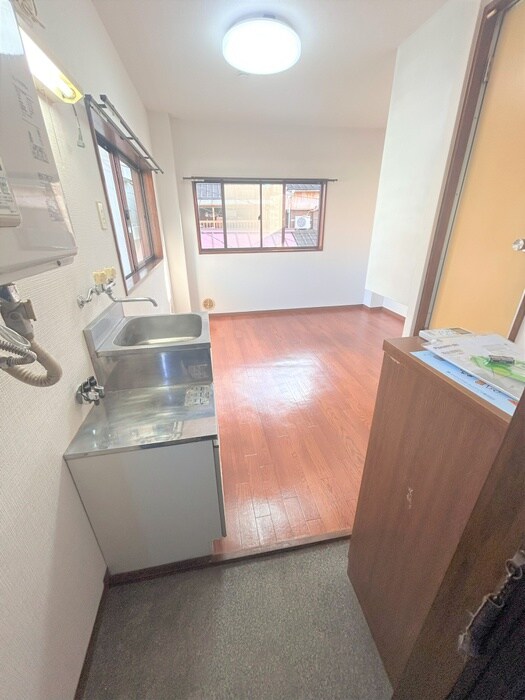 物件内観写真16　(玄関)