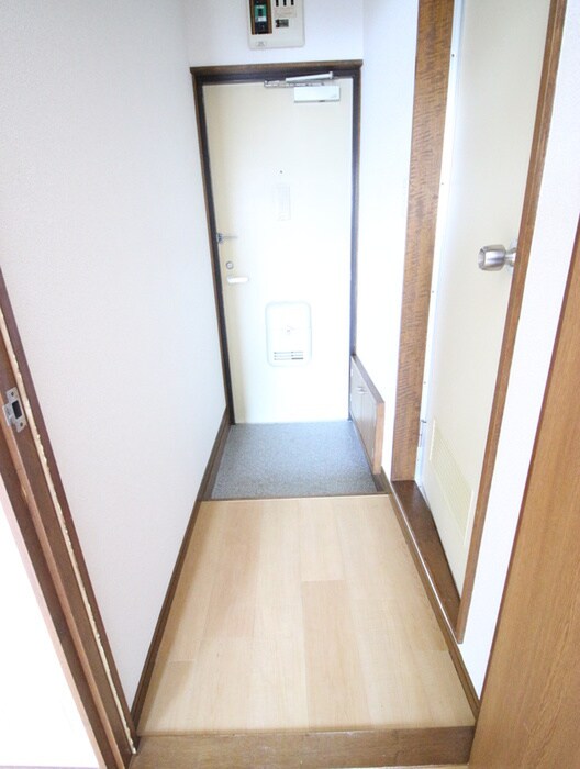 物件内観写真18　(玄関)