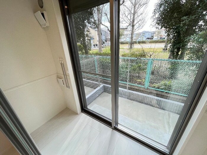 物件内観写真18　(室内からの展望)