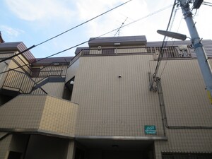 カ－サフェニックス外観写真