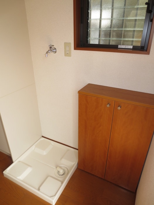 物件内観写真11　(洗濯機置場)