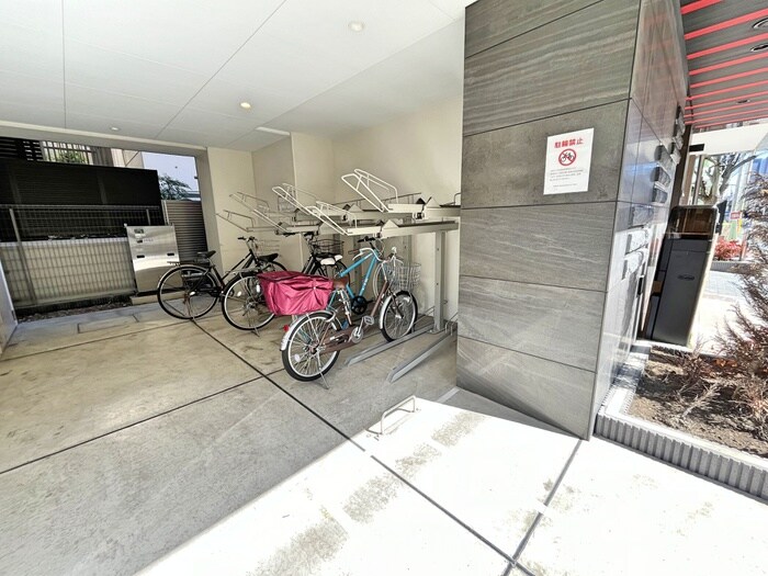 物件外観写真3　(駐輪場)