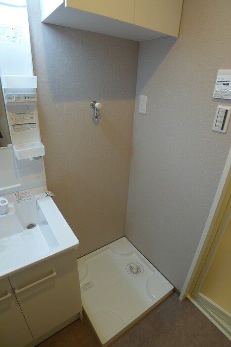 物件内観写真15　(洗濯機置場)