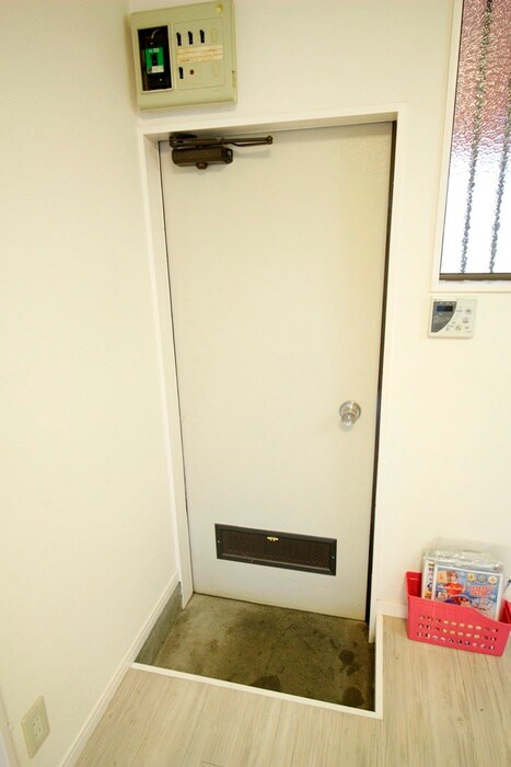 物件内観写真15　(玄関)