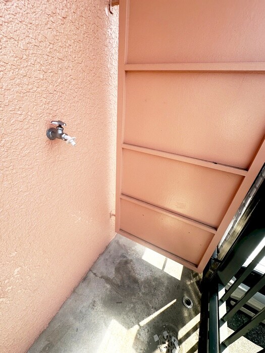 物件内観写真16　(洗濯機置場)