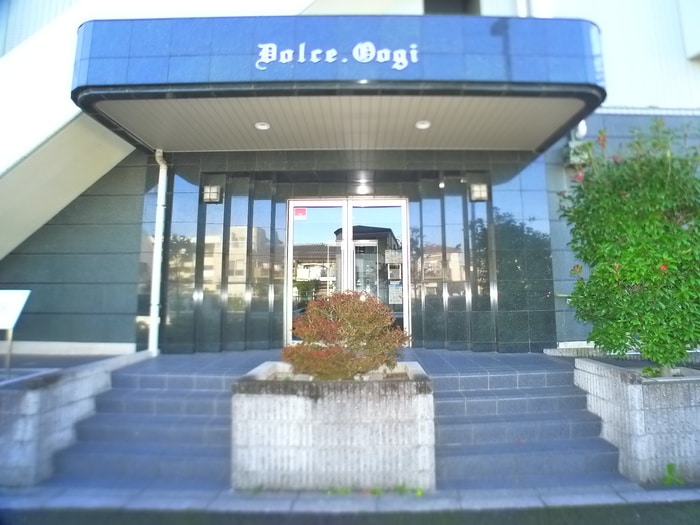 物件外観写真4　(エントランス部分)