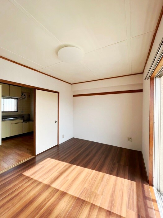 物件内観写真8　(居室)