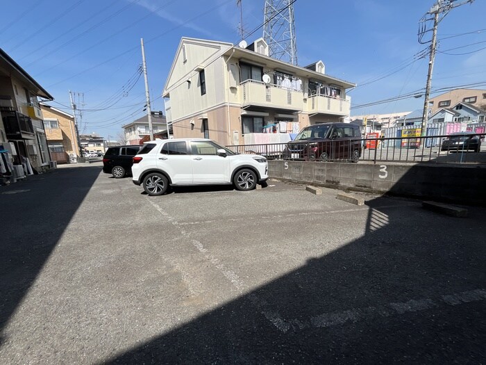 物件外観写真6　(駐車場)