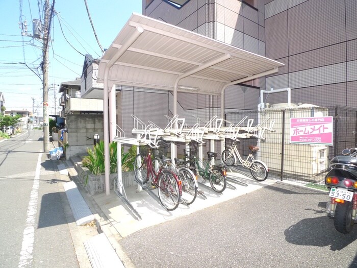 物件外観写真3　(駐輪場)