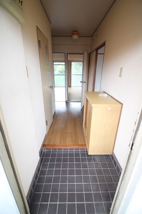 物件内観写真7　(玄関)