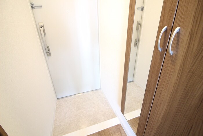 物件内観写真13　(玄関)