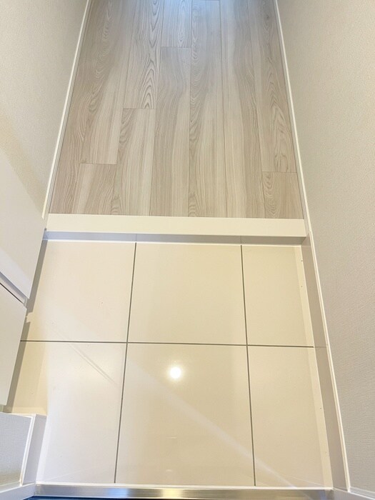 物件内観写真18　(玄関)