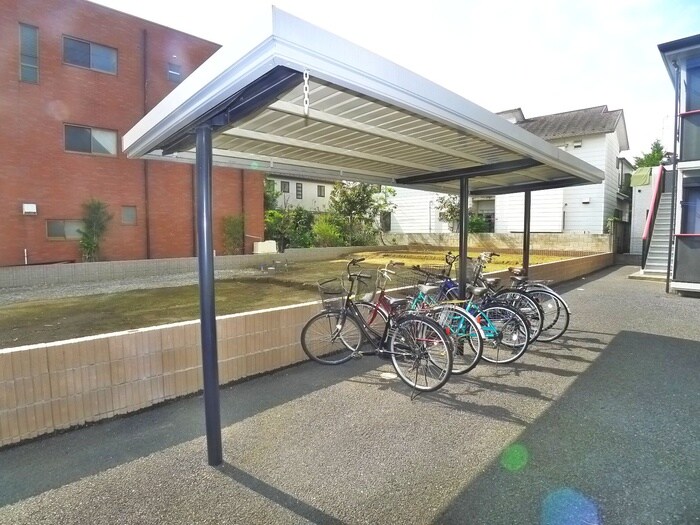 物件外観写真4　(駐輪場)
