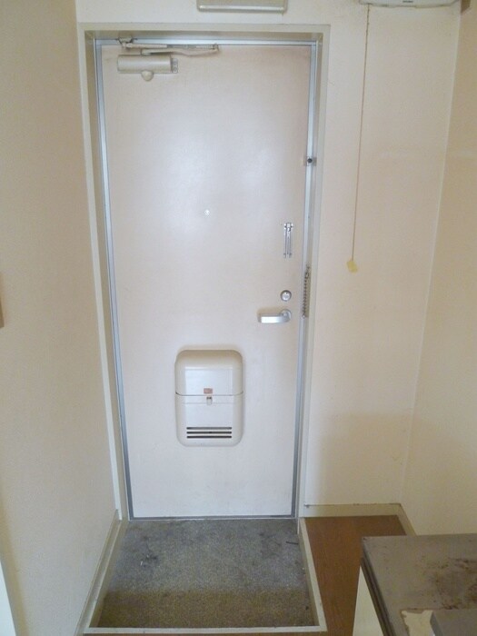 物件内観写真16　(玄関)