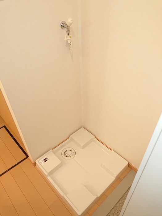 物件内観写真14　(洗濯機置場)