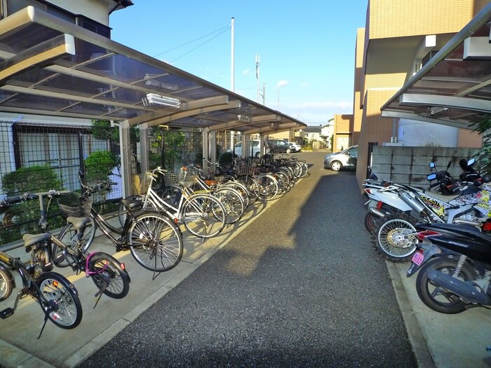 物件外観写真5　(駐輪場)