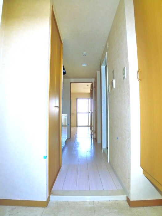 物件内観写真15　(玄関)