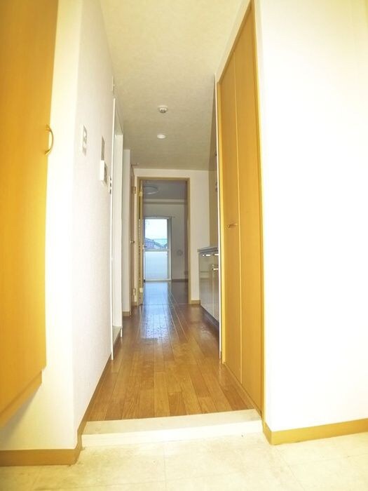 物件内観写真18　(玄関)