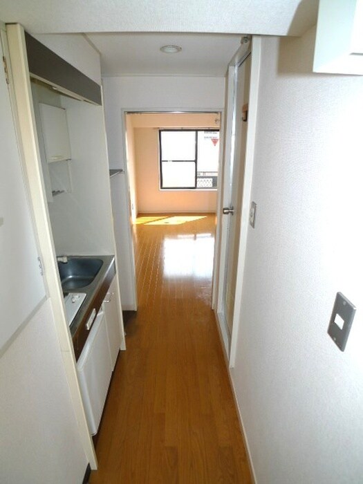 物件内観写真12　(廊下)