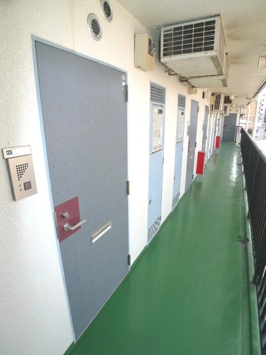 物件内観写真14　(玄関)