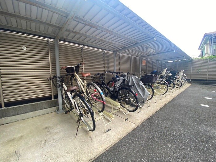 物件外観写真6　(駐輪場)