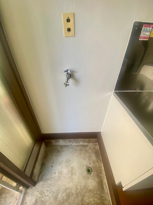 物件内観写真15　(洗濯機置場)