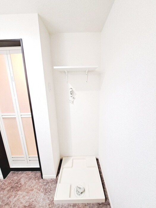 物件内観写真15　(洗濯機置場)