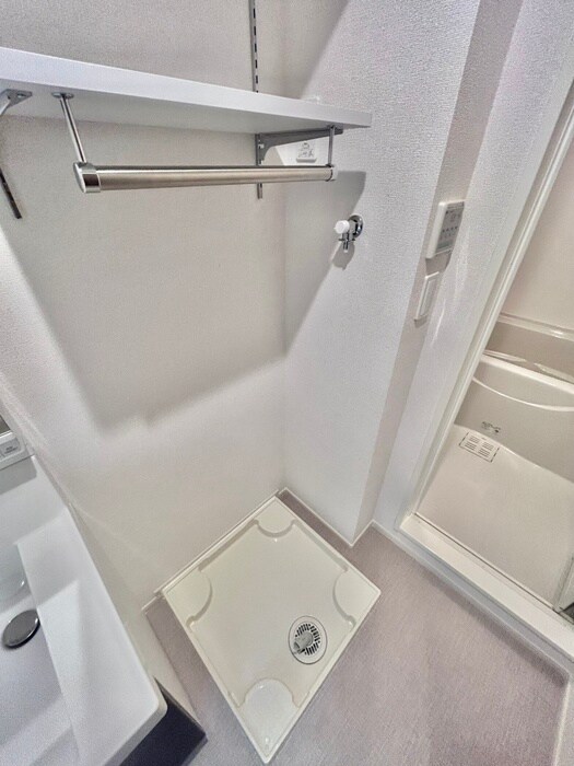 物件内観写真16　(洗濯機置場)